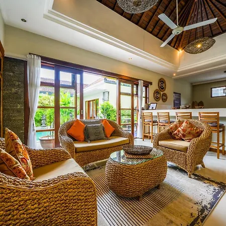 Villa Vino - Legian - 3 Bedroom - 3 Bathroom Villa - Great Location
